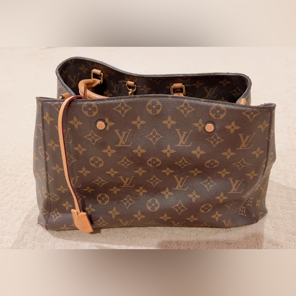 LOUIS VUITTON
Monogram Montaigne BB - Picture 3 of 15